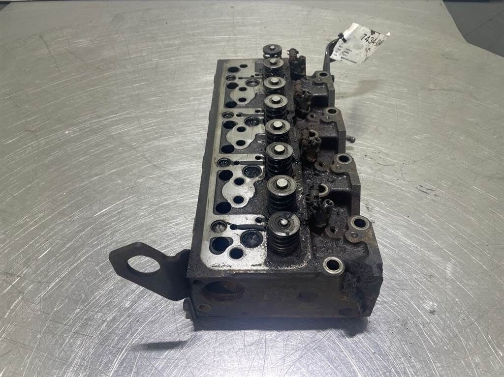 AS900-Cummins B3.3T-Cylinder head/Zylinderköpf 3