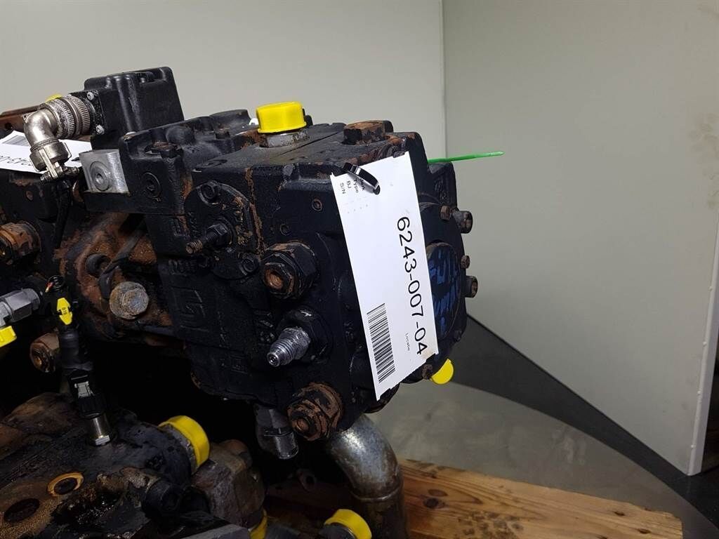 90L042KA5NN80S4C3-83018881-Drive pump/Fahrpumpe 2