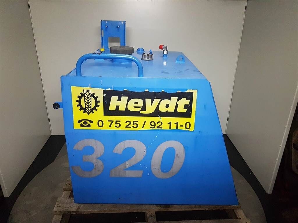 MHL320-Terex 6732014000- /Kraftstofftank 1