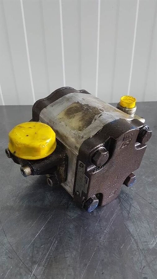3339111021 - Ahlmann AZ 14 - Gearpump 2