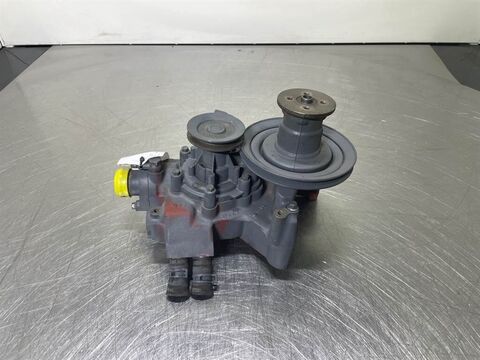 Deutz 04300291 - Coolant pump/Kühlmittelpumpe/Waterpom