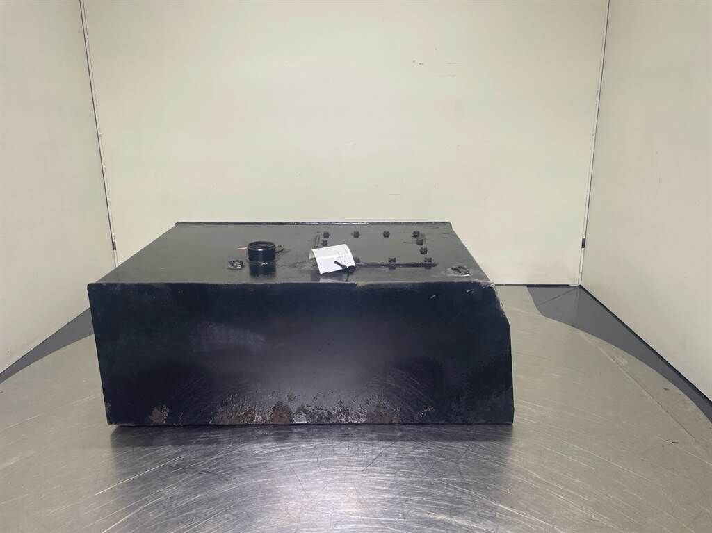 TH62-142-4887-Fuel tank/Kraftstofftank 3