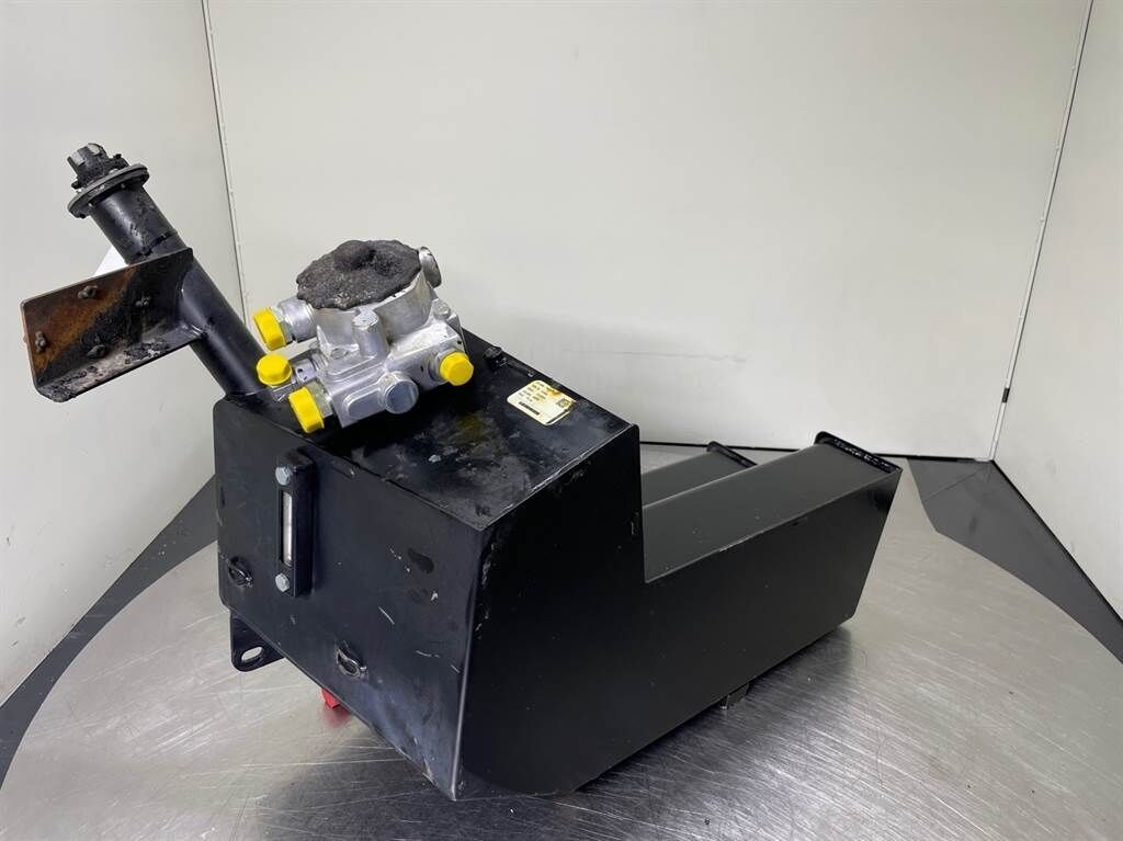 L506C-93025581-Tank/Behälter/Reservoir 2