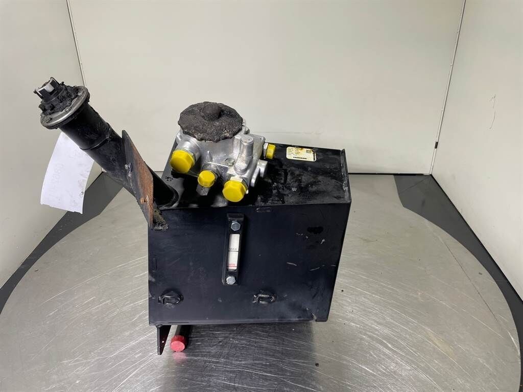 L506C-93025581-Tank/Behälter/Reservoir 3