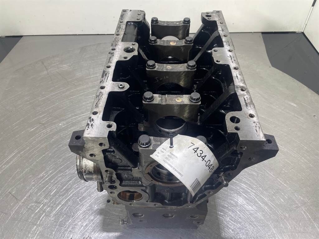 AS900-Cummins B3.3T-4989845-Crankcase/Unterblock 3