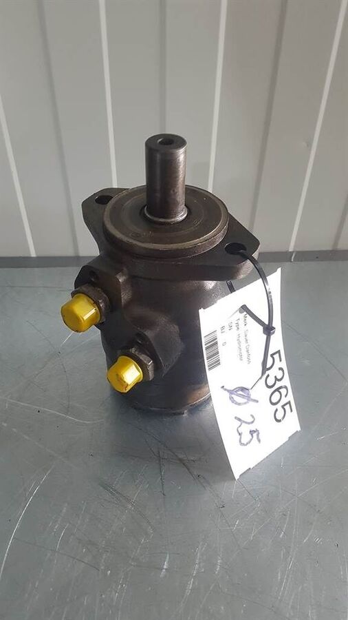 - Bucher Citycat 5000 - Hydraulic motor 1