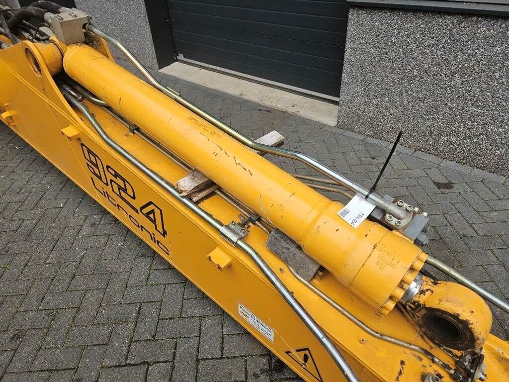 A924-9957905-Bucket cylinder/Tieflöffelzylinder 2