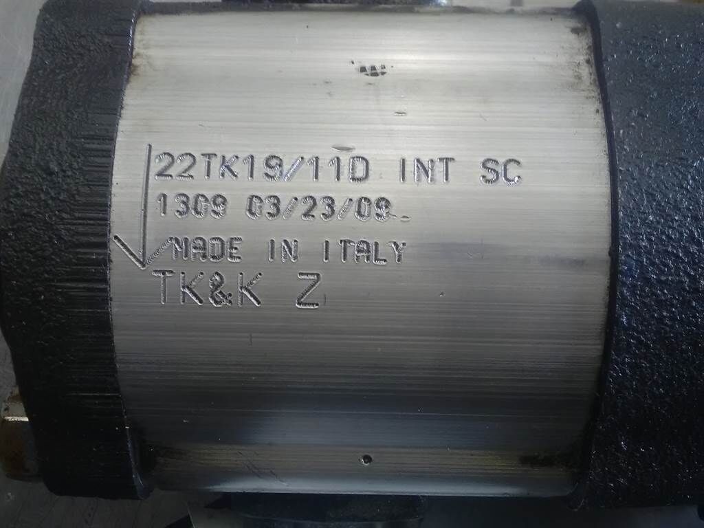 Tk&K 22TK19/11DINTSC - Gearpump/Zahnradpumpe 3