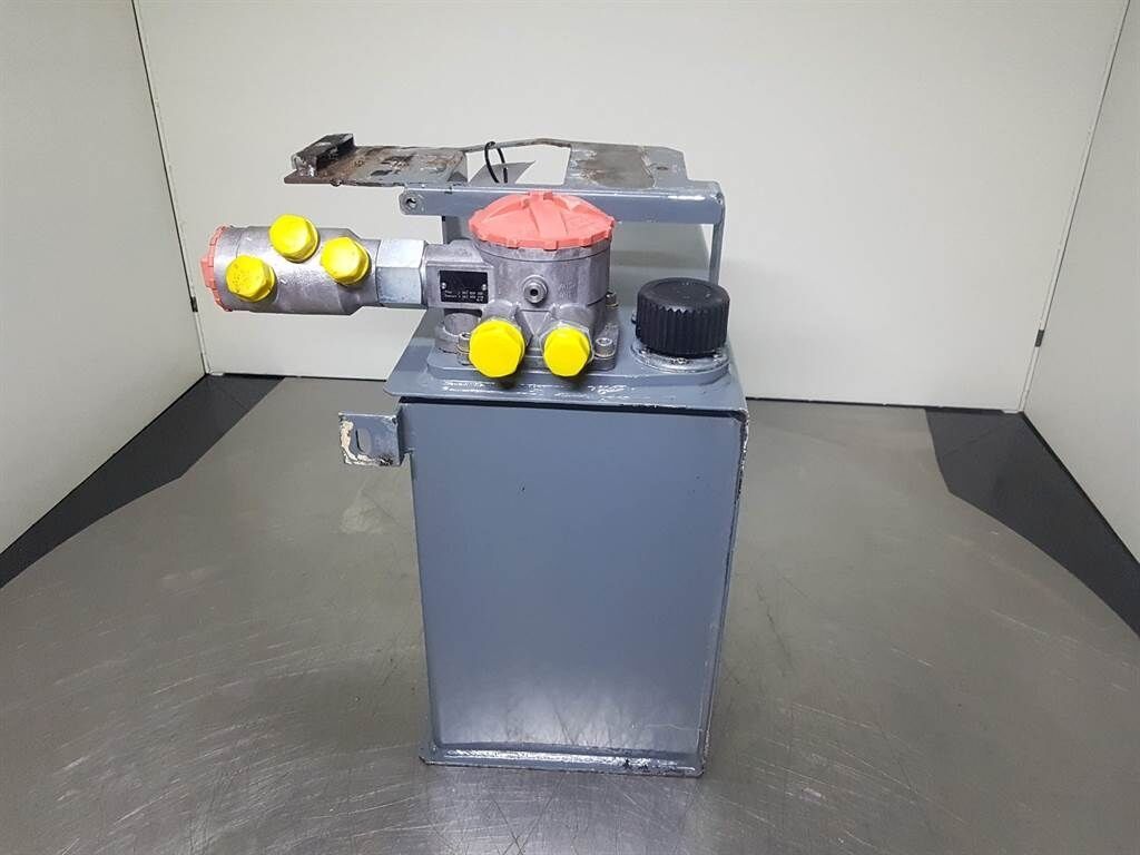 SKL844-6453013001-Tank/Behälter/Reservoir 3
