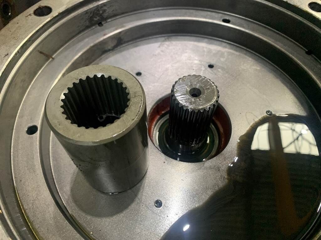 28.25 - Final drive/Achsantrieb/Eindaandrijving 2