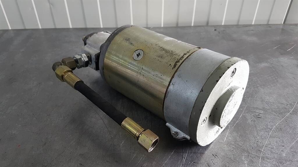 24MC42-3WA - Emergency steering unit 2