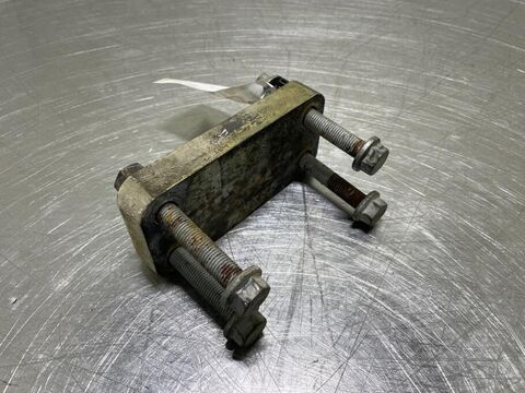 Sonstige L30B - Axle mounting/Achsbefestigung/Asstrop