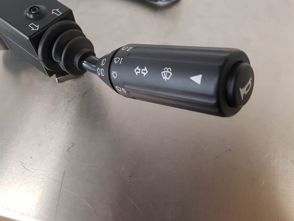 L20B/L25B - ZM2808703 - Steer col switch 3