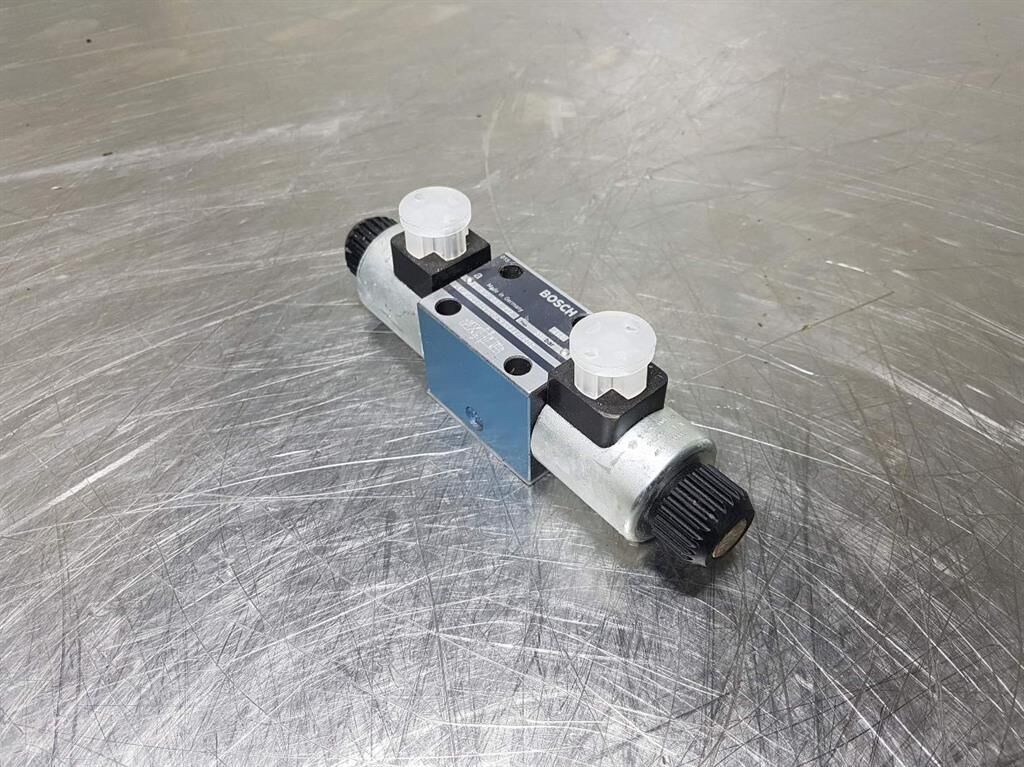 081WV06P1V1004-0810091212-NG6 4/3 Valve 2