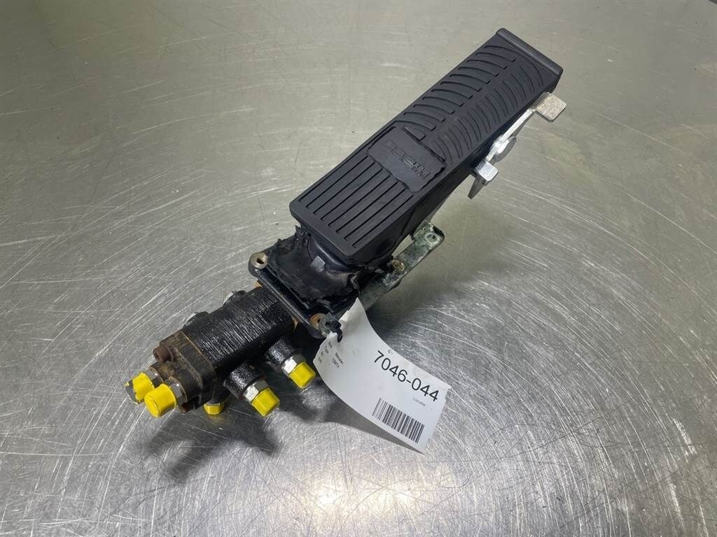 12MTX-5360657-Brake valve/Bremsventile/Remventie 3