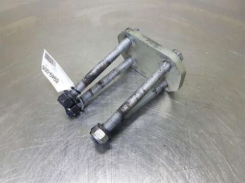 Sonstige V70-6435611004-Axle mounting/Achsbefestigung
