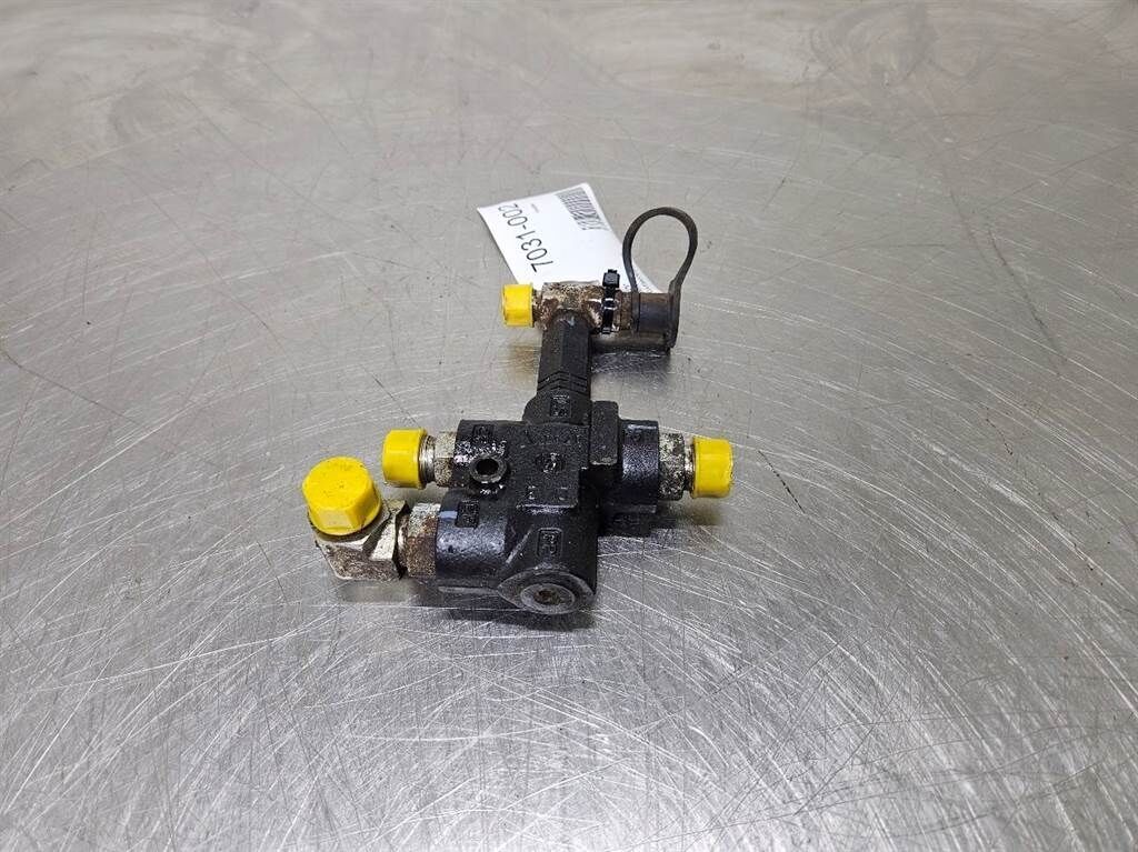 907M-449-1567-Priority valve/Prioritaetsventil 2