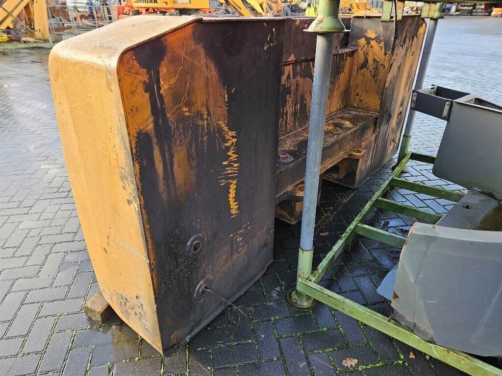 LH80-94005357-Counterweight/Heckgewicht 3