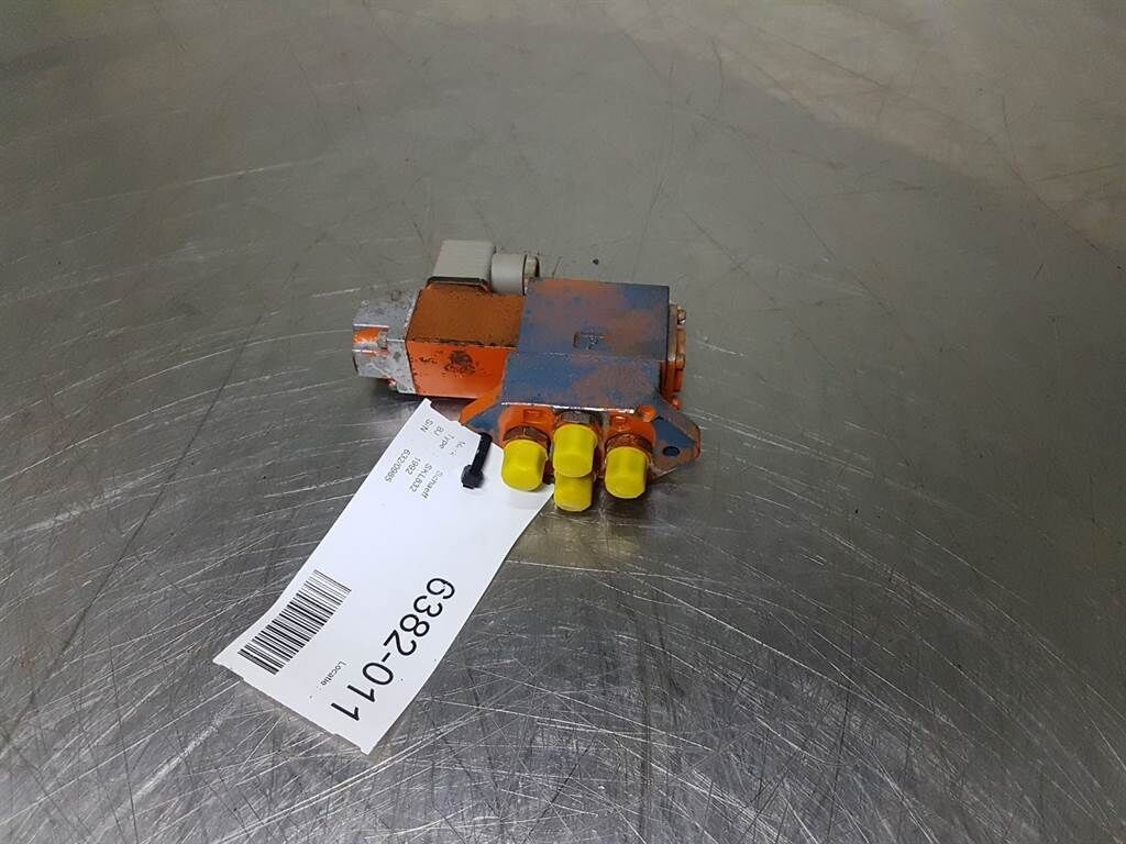 SKL832-5606656182-Bosch 081WV06P1N114-Valve 2