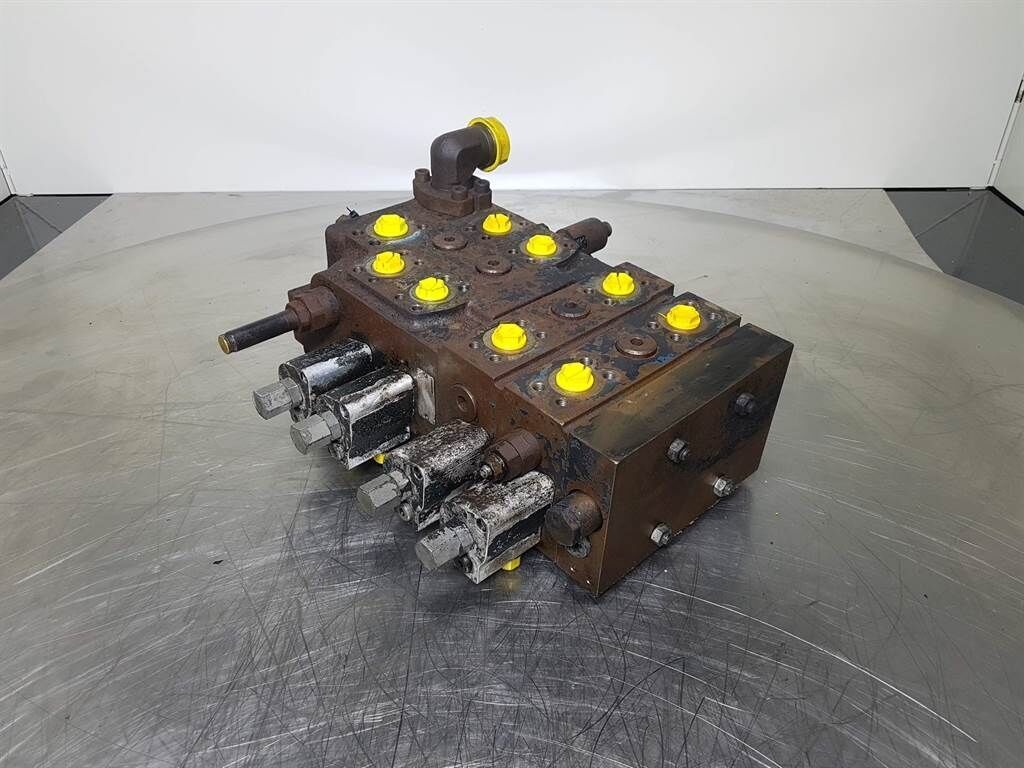 M6-1266-00/2M6 - Liebherr PR 724 LGP - Valve 3