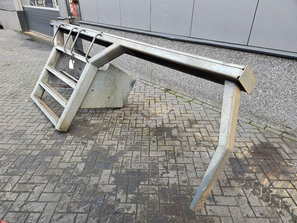 LH80-94029453-Stair panel/Trittstufen/Traptreden 2