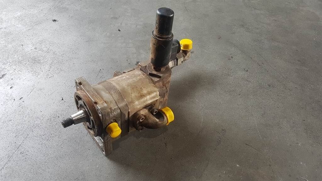 0511645005 - Liebherr L544 - 5716676 - Gearpump 2