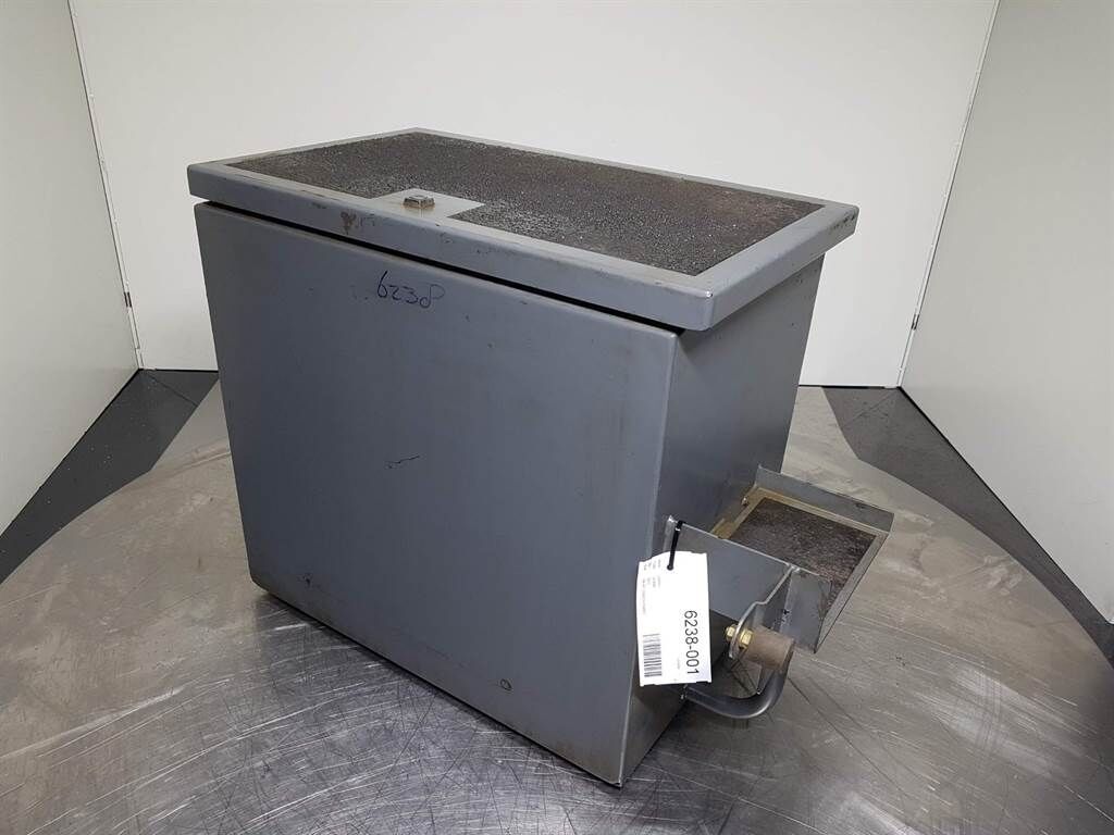 LH30M-94033909-Box 2