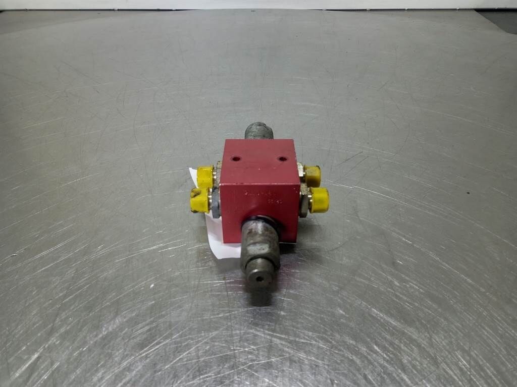 AZ6-4195590A-Control valve/Wegeventil/Ventiel 3