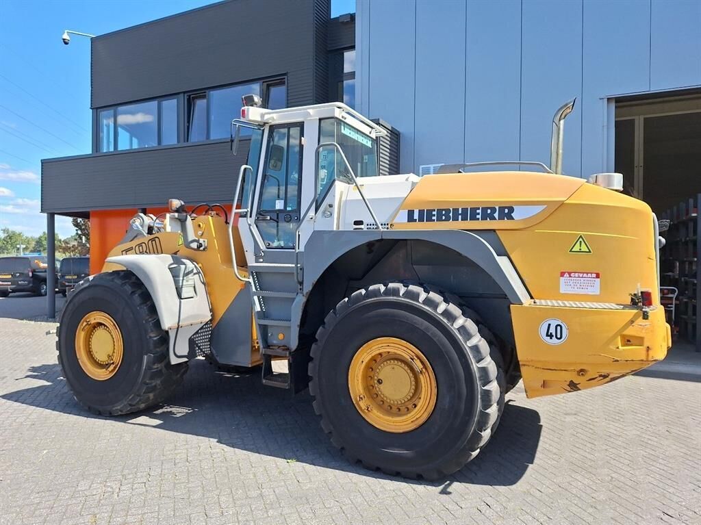 Liebherr L580 1