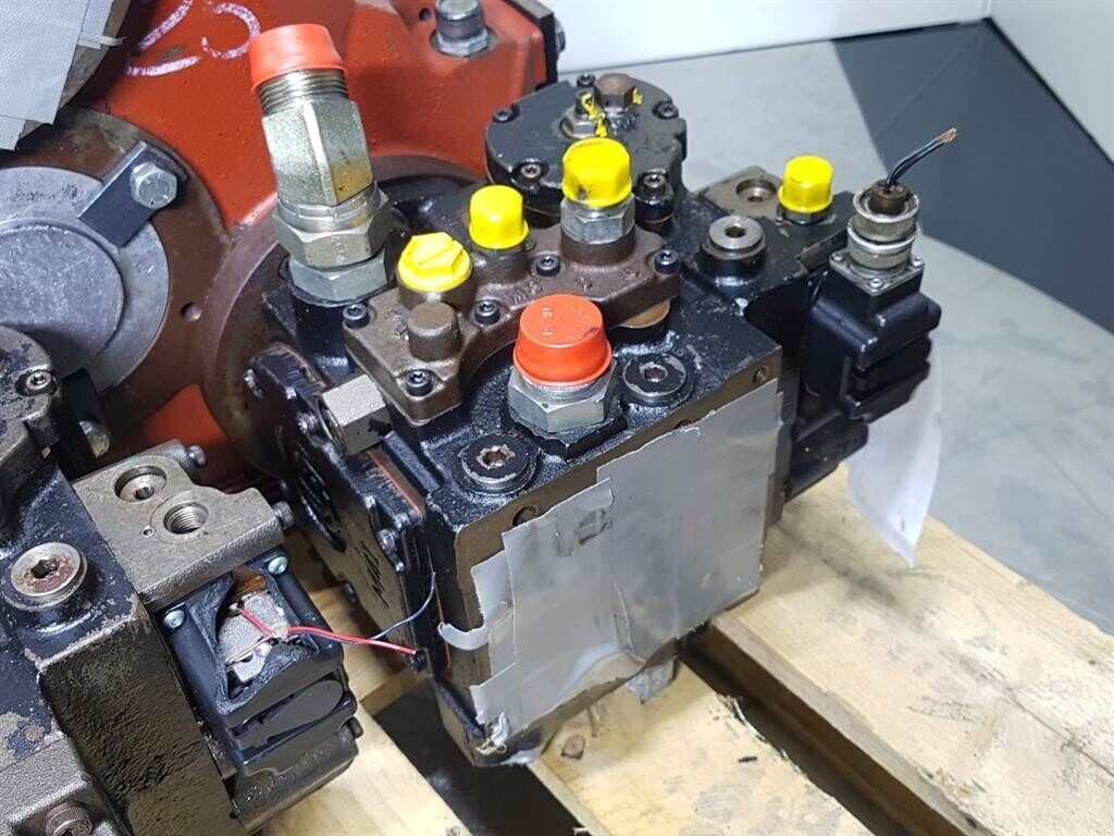 Sauer Sundstrand 42L41DE1A602B2B - Drive pump/Fa 3