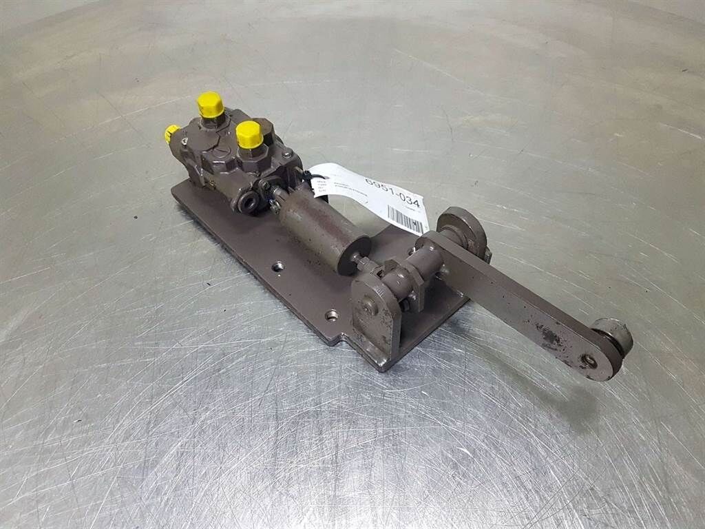 AZ45-4147100O-Stuetzventilschaltung/Zwenkventiel 2