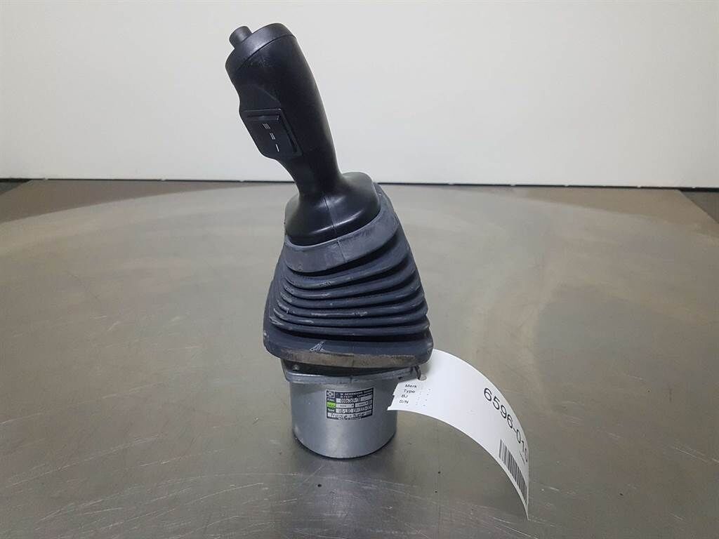 W. Gessmann V8/LBC EP/333-33-Joystick/Steuergrif 2
