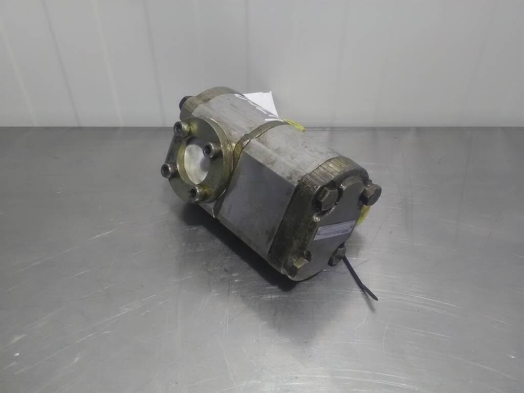 WQ9A2-11-11-R - Gearpump/Zahnradpumpe/Tandwielpo 2