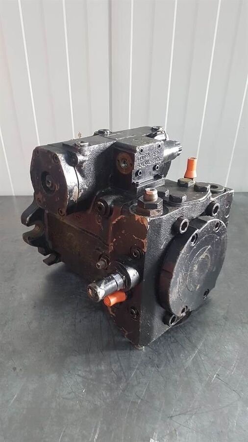 11347323 - L566/L576/L580 - Drive pump/Fahrpumpe 2
