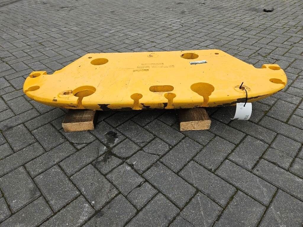 L35B-VOE11307439-Counterweight/Heckgewicht 2