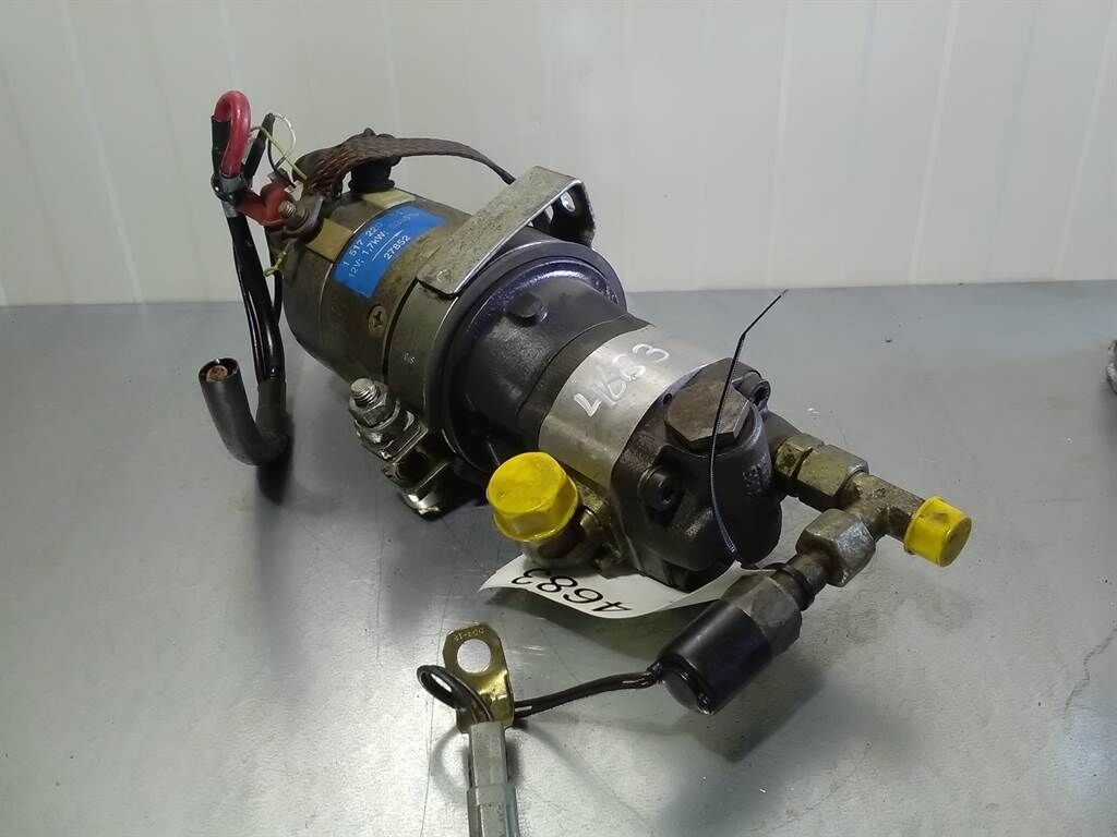 1517220554 - Compact-/steering unit 1