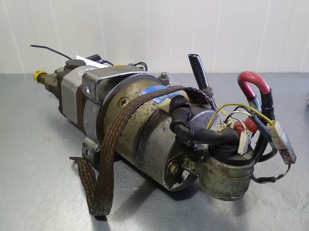 1517220554 - Compact-/steering unit 2