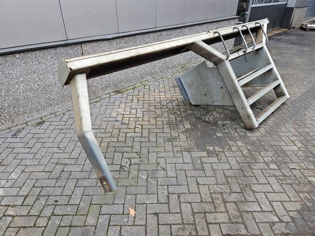 LH80-94029536-Stair panel/Trittstufen/Traptreden 1