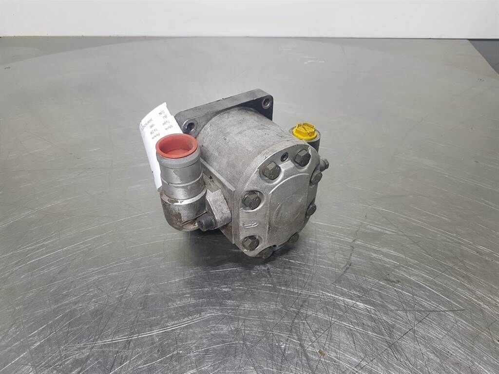 T4.236-XugpaBnuka C80X-Gearpump/Zahnradpumpe 3