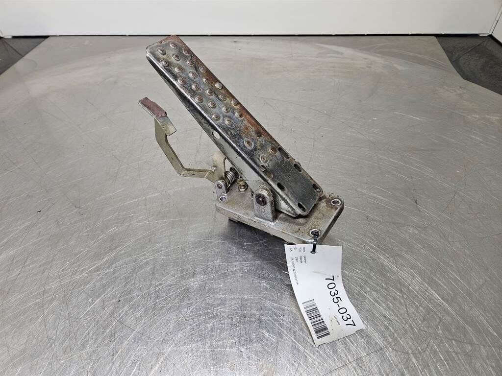 A924B-7024466- /Bremspedal/Rempedaal 1
