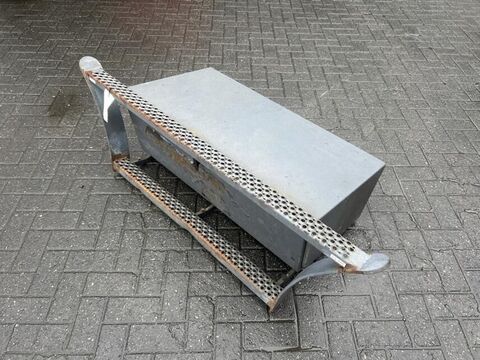 Sonstige TW150-6105515/6105516-Stair panel/Trittstufen