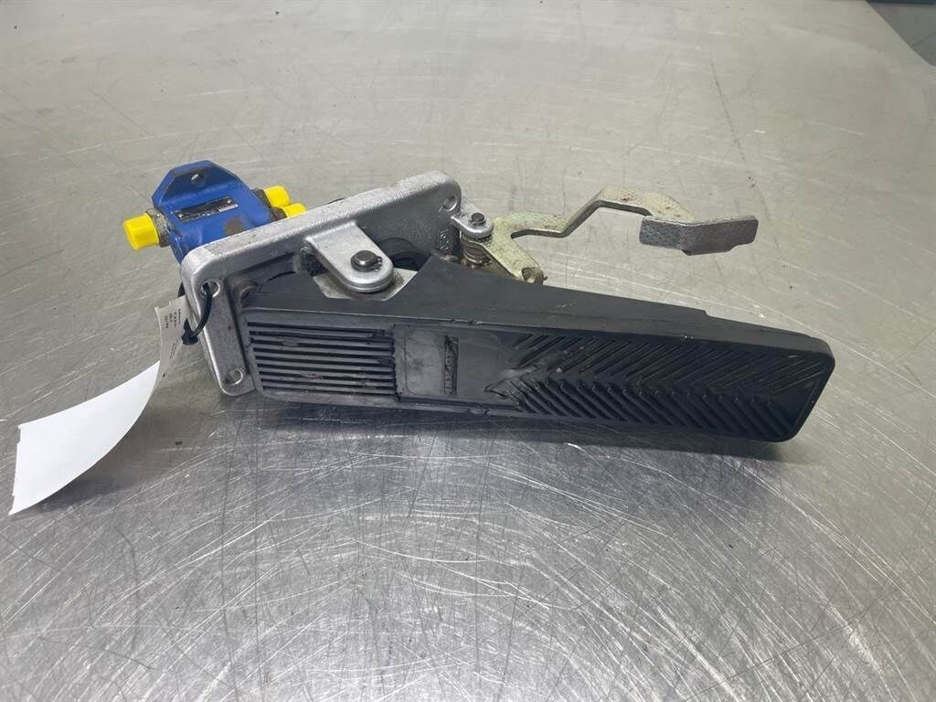 A316-5008297-Brake valve/Brake pedal 3