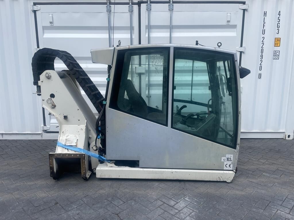 1704MH - Cabin/Kabine/Cabine 2