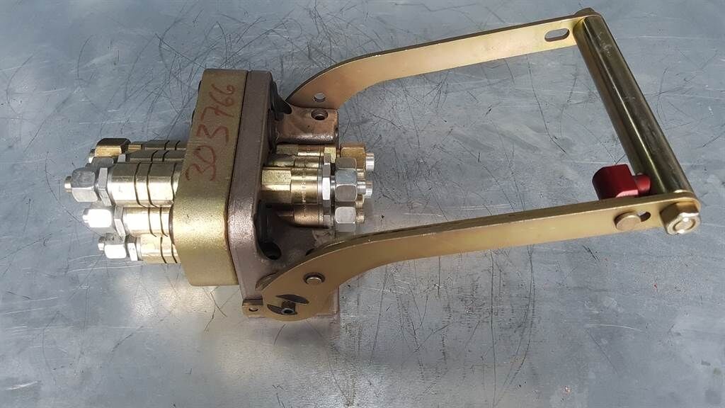 GR10 - 9 - Liebherr-Quick coupler/Schnellk 1