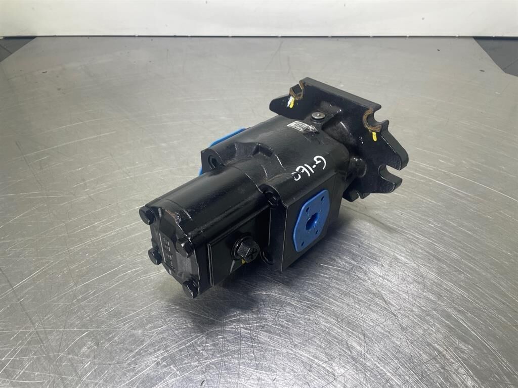 MLT635/733/737/741-52736886-Gearpump/Zahnradpump 2