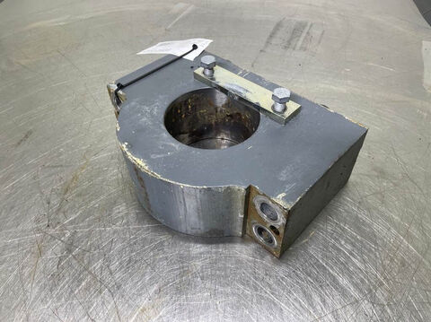 LH80-9587587-Bearing block/Lagerblock/Lagerblok 2