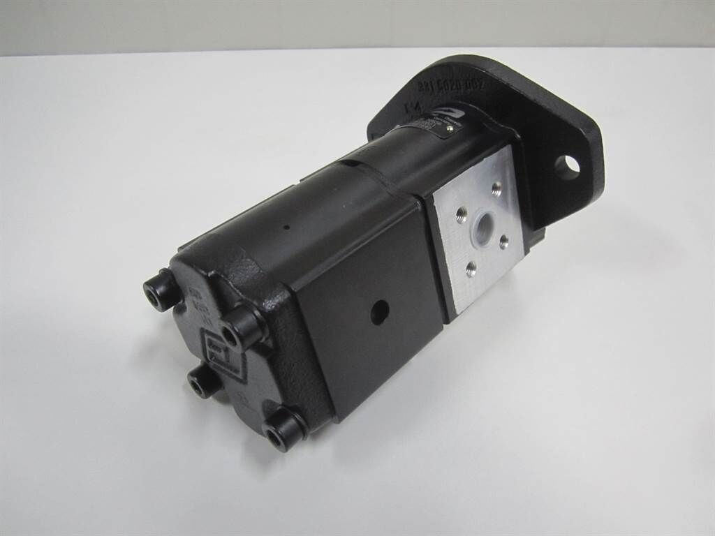 SKL833 - 5100661640 - Gearpump/Zahnradpumpe 2