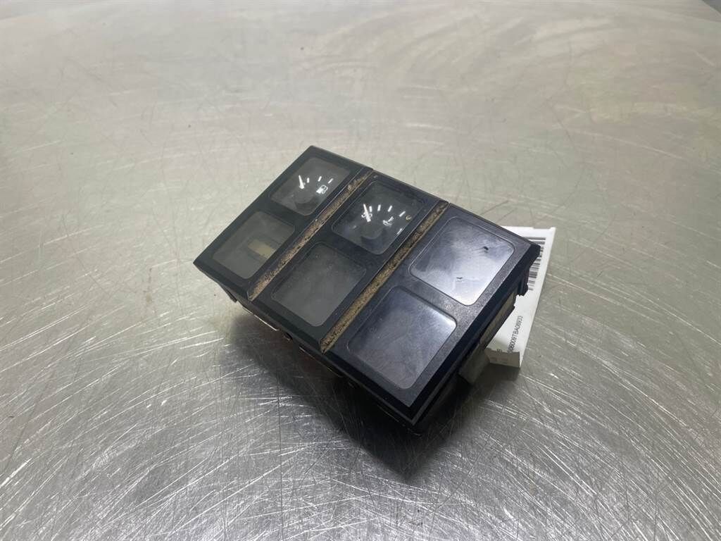 AZ6 - Display unit/Armaturenbrett/Dashboard 2