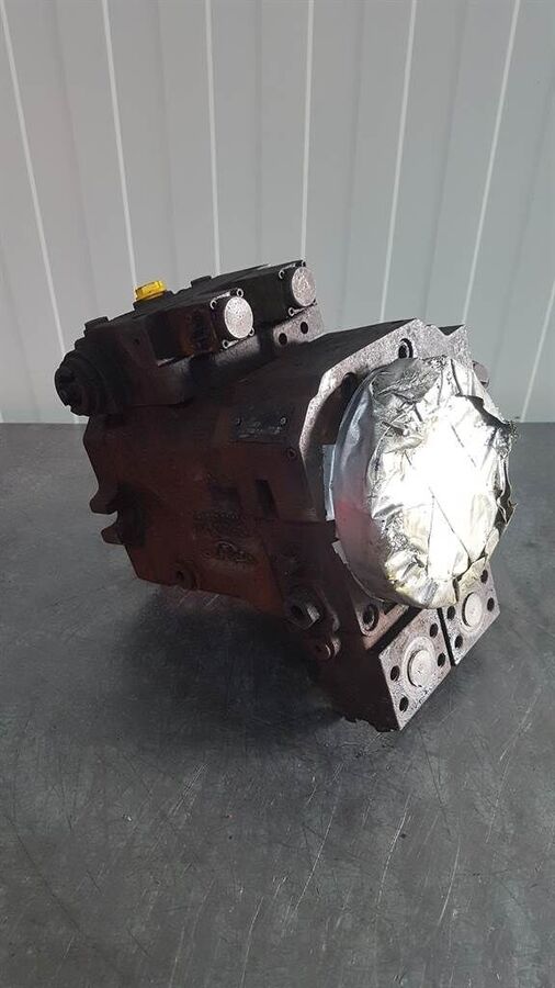 10292235 - Linde 2563 - Drive pump/Fahrpumpe 2