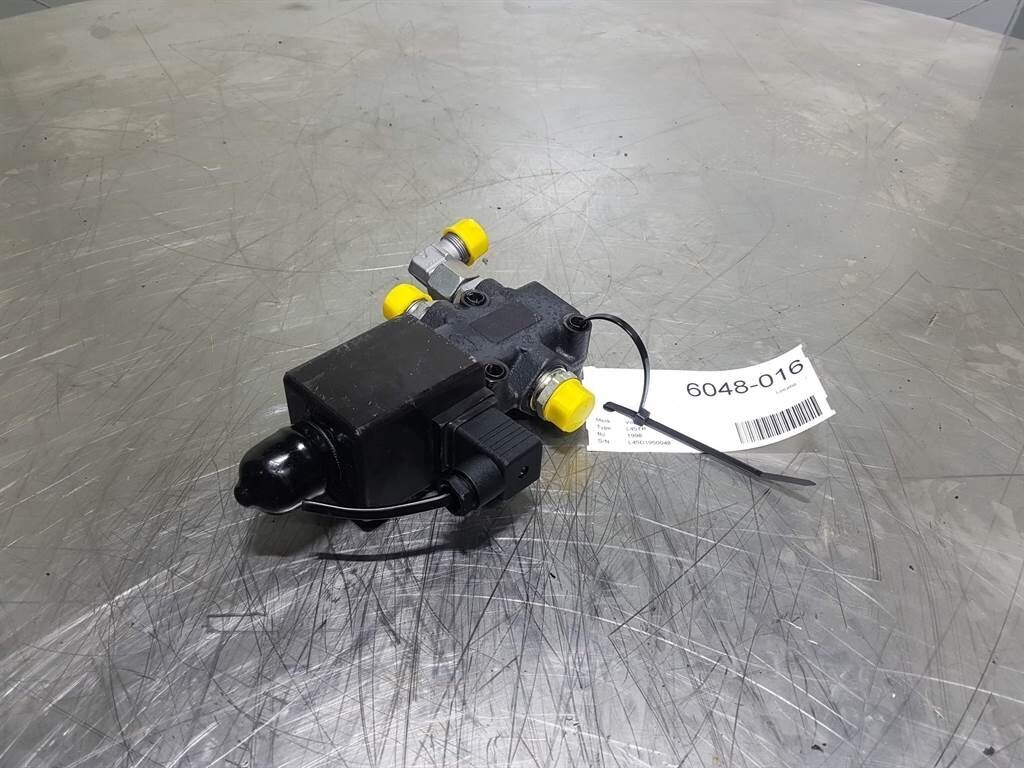 12A440025 - Volvo L 45 TP - Valve 1